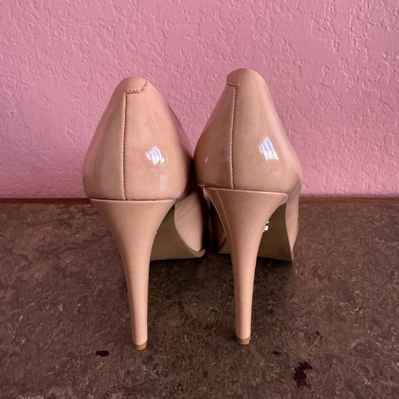 Simply Vera Wang Nude Platform Heels - Picture 3 of 10